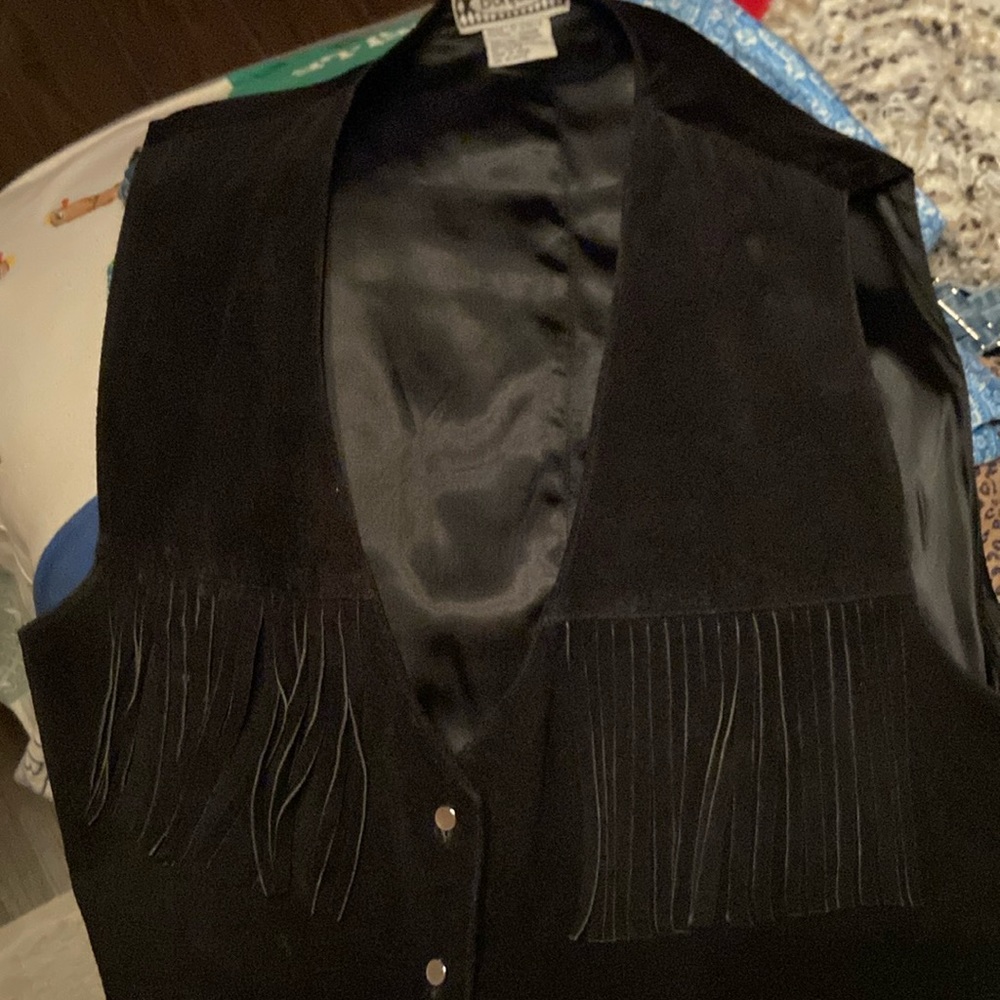 BlackSuede Fringe Vest Womens Size 1X, five button Front, back tie, by Bonjour